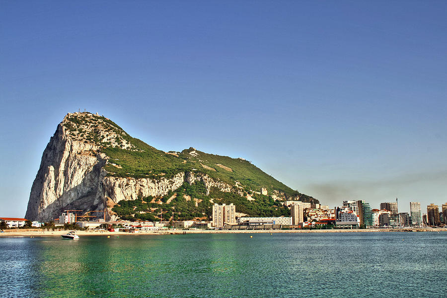 Peñon de Gibraltar, UK Photograph by Pola Damonte via Getty Images