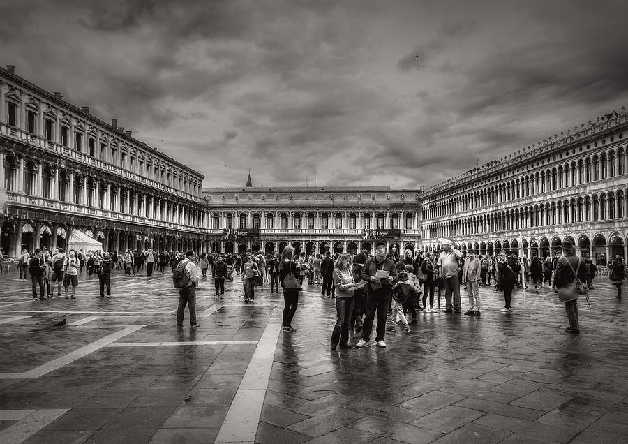 People on San Marco Square Photograph by Roberto Pagani