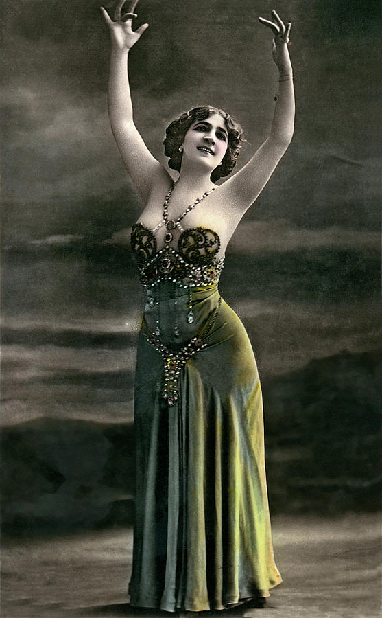 Performer Dorza Photograph by Underwood Archives