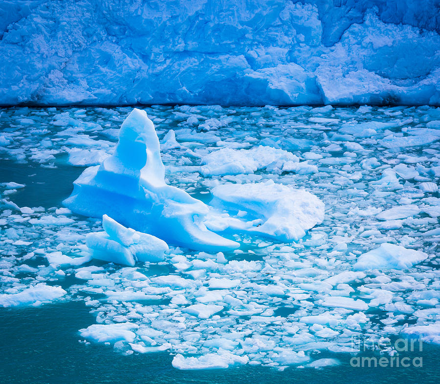 Mountain Photograph - Perito Moreno Iceberg by Inge Johnsson