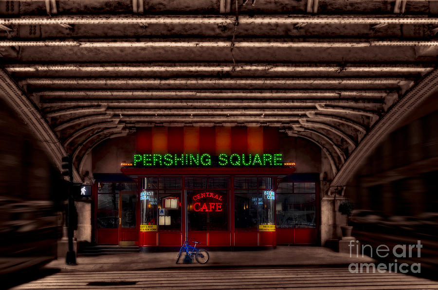 New York City Photograph - Pershing Square Cafe by Susan Candelario
