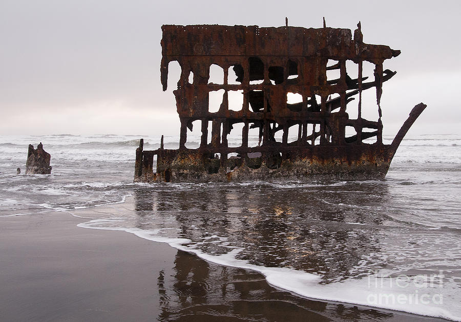 Peter Iredale 2 Photograph by Vivian Christopher