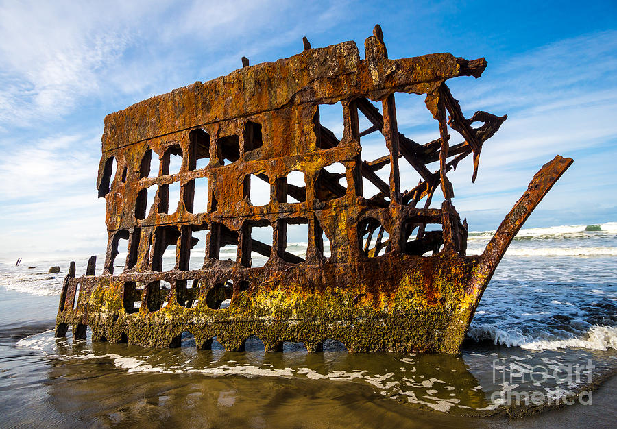 Peter Iredale Shipwreck - Oregon Coast Photograph by Gary Whitton