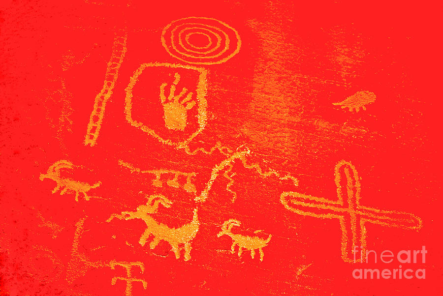 Petroglyphs in Valley Of Fire Photograph by Les Palenik