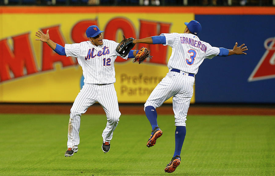 Philadelphia Phillies V New York Mets Photograph by Jim Mcisaac Philadelphia Phillies V New York Mets Photograph by Jim Mcisaac
