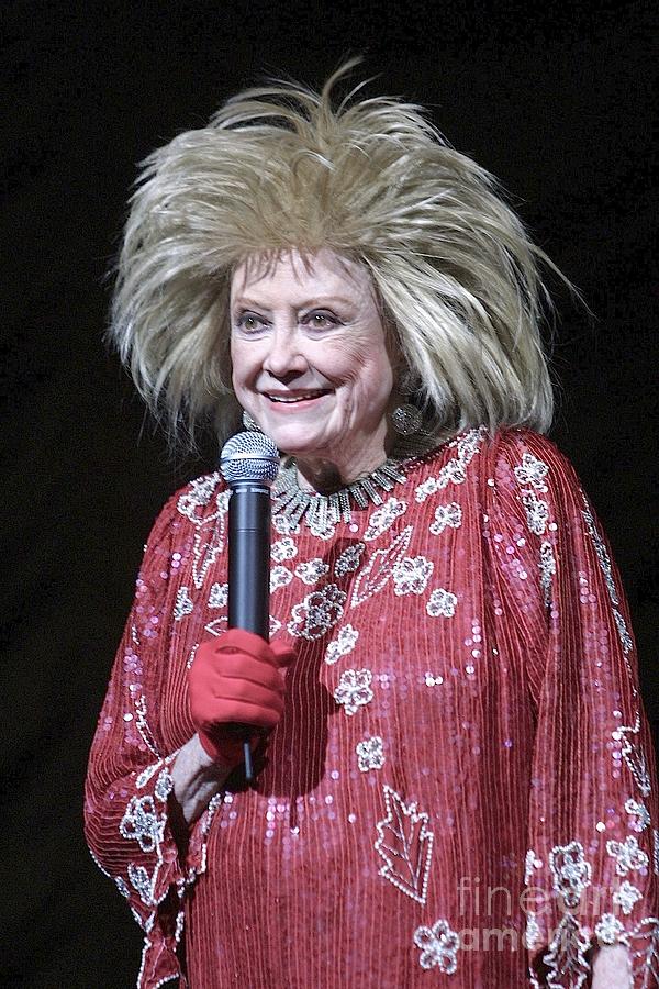 Phyllis Diller Photograph By Concert Photos Fine Art America