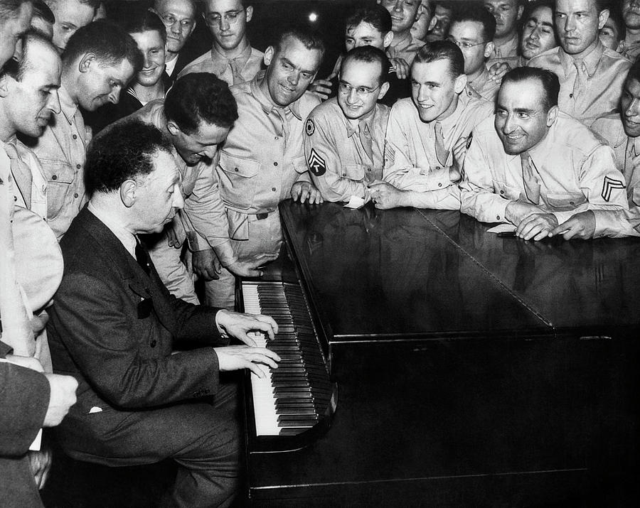 Pianist Arthur Rubinstein Photograph by Underwood Archives