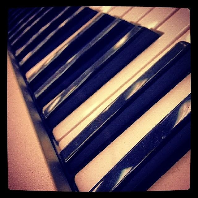 Music Photograph - Piano (:
#piano #band #bandhall #music by Jesus Luna