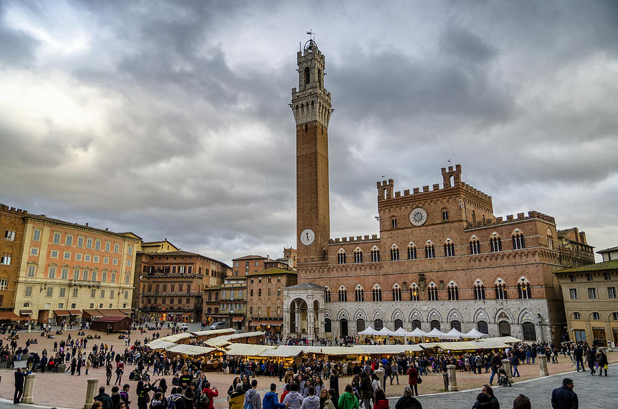 Sunset Photograph - Piazza del Campo by Pablo Lopez