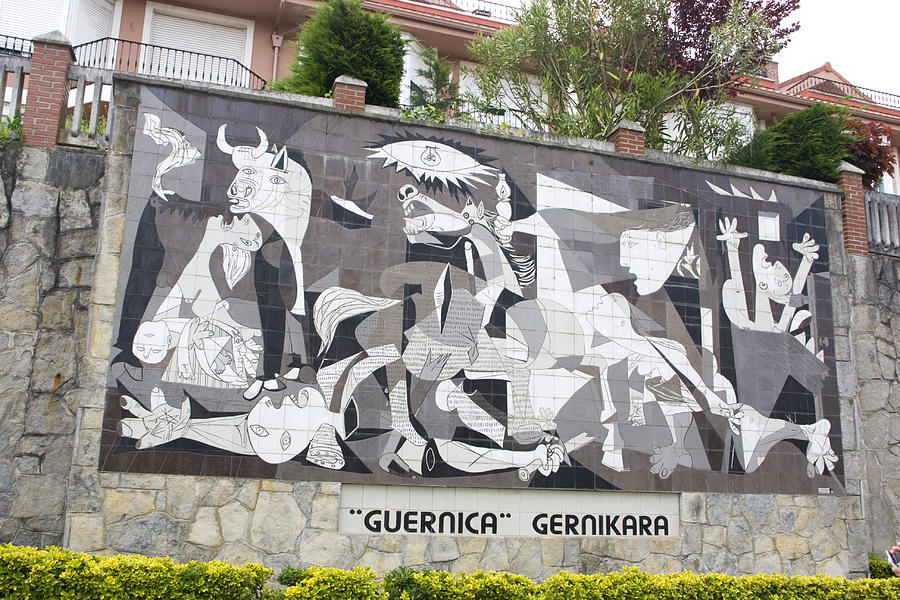 Picasso Guernica Depiciton Photograph by Yt