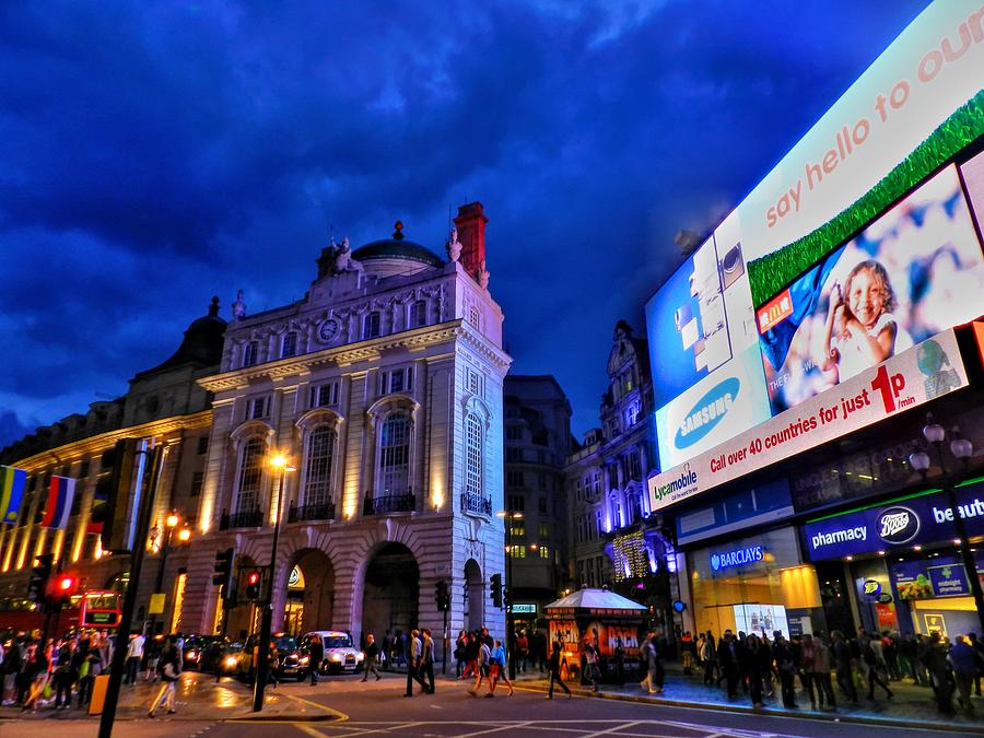 Piccadilly Circus 002 Photograph by Lance Vaughn