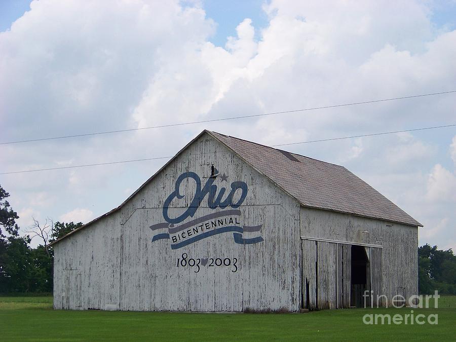 Pickaway County Bicentennial Barn Photograph by Charles Robinson