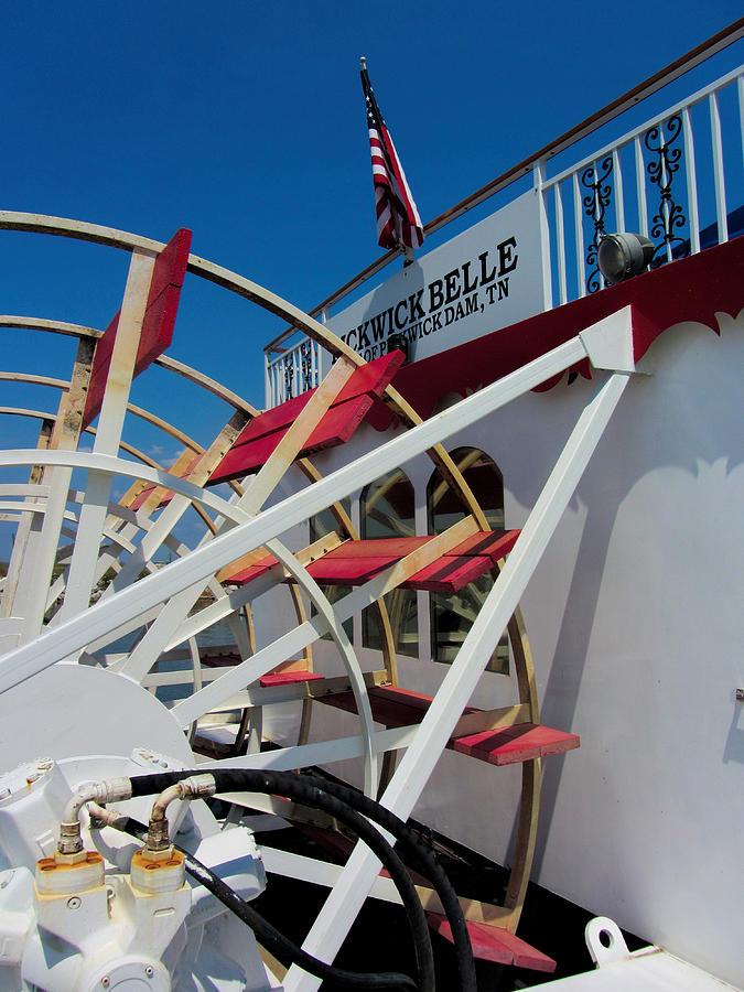 Pickwick Belle Paddle Wheel Riverboat Photograph by Kathy Clark