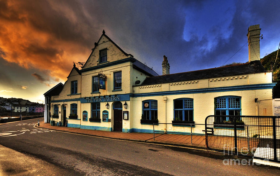 Architecture Photograph - Pier Tavern  by Rob Hawkins