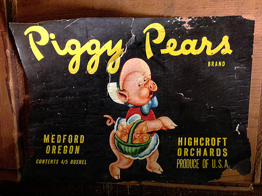 Piggy Pears Crate Label Photograph by Richard Reeve
