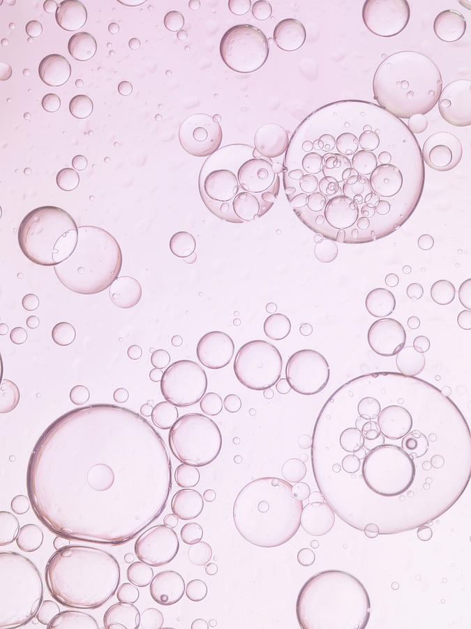 Pink Bubbles Of Oil And Water Photograph by Level1studio