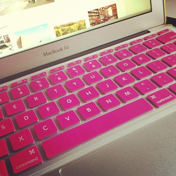 Pink Keyboard! Sukaaa Bangett ❤❤❤ Photograph by Dhita Primastari