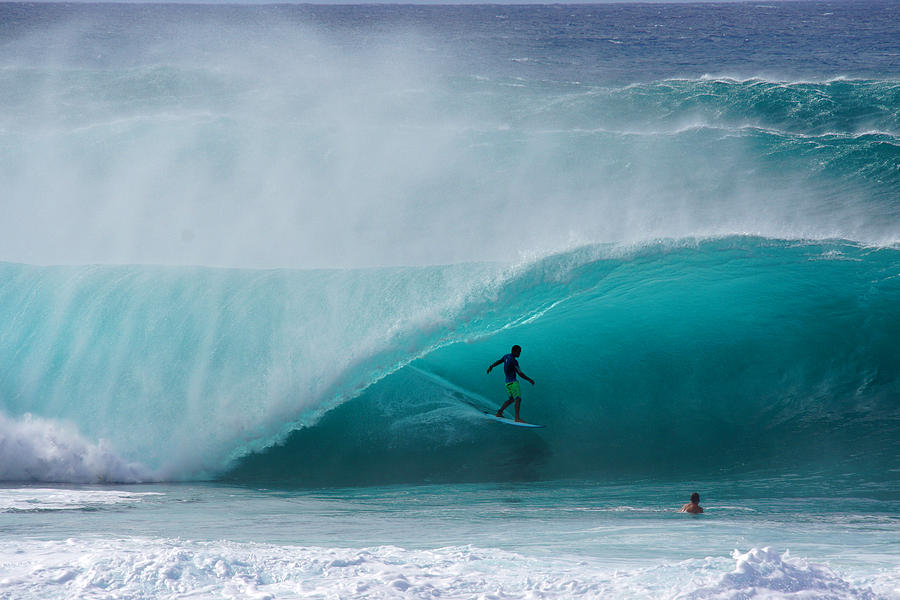 Pipeline Free Surf Photograph by Kevin Smith