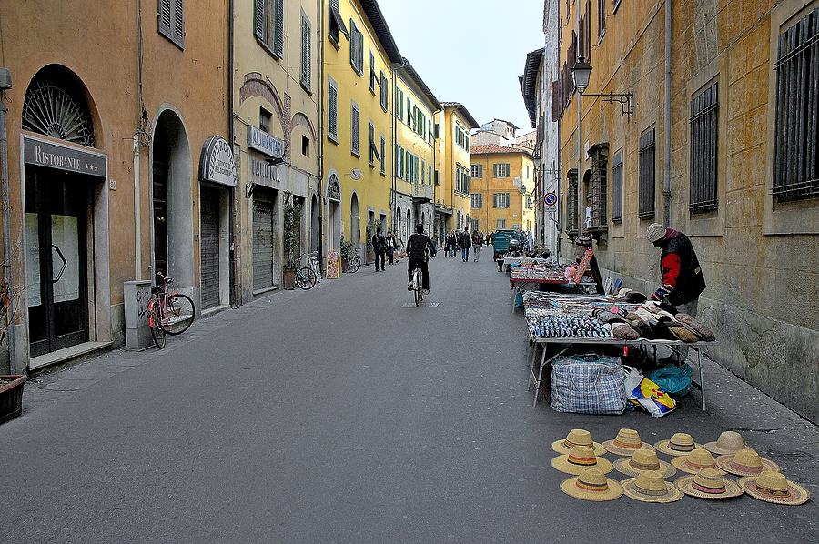 Pisa Street Scene Photograph by Steven Richman | Fine Art America