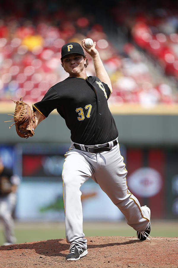 Pittsburgh Pirates V Cincinnati Reds Photograph by Joe Robbins Pittsburgh Pirates V Cincinnati Reds Photograph by Joe Robbins