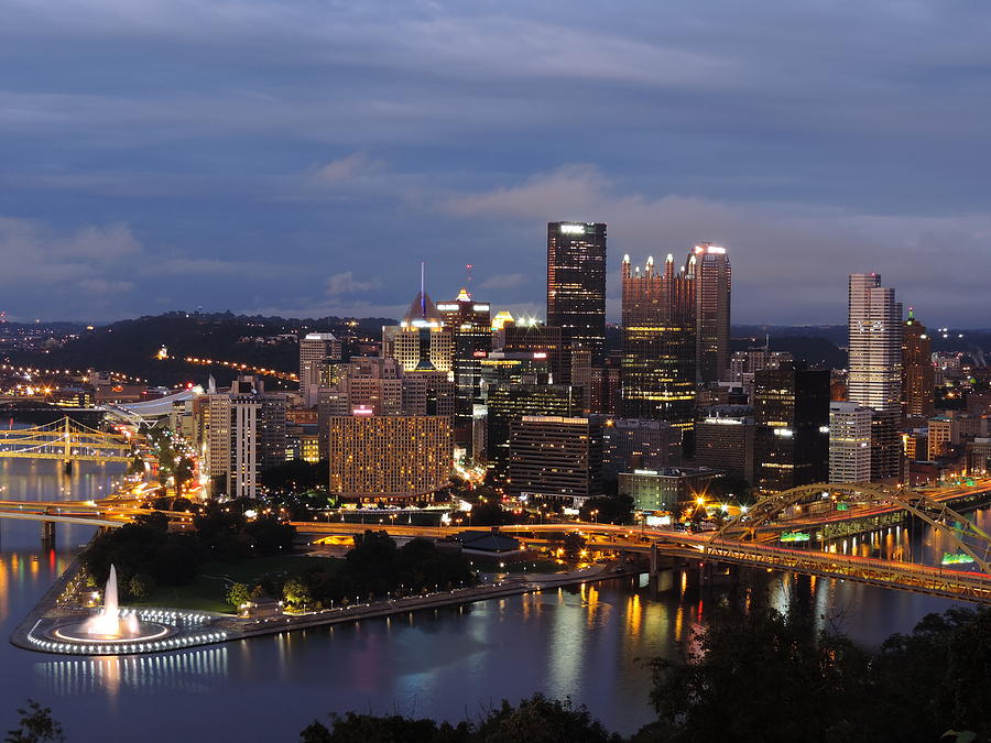 Pittsburgh Skyline At Dusk From Mount Washington Photograph by ...