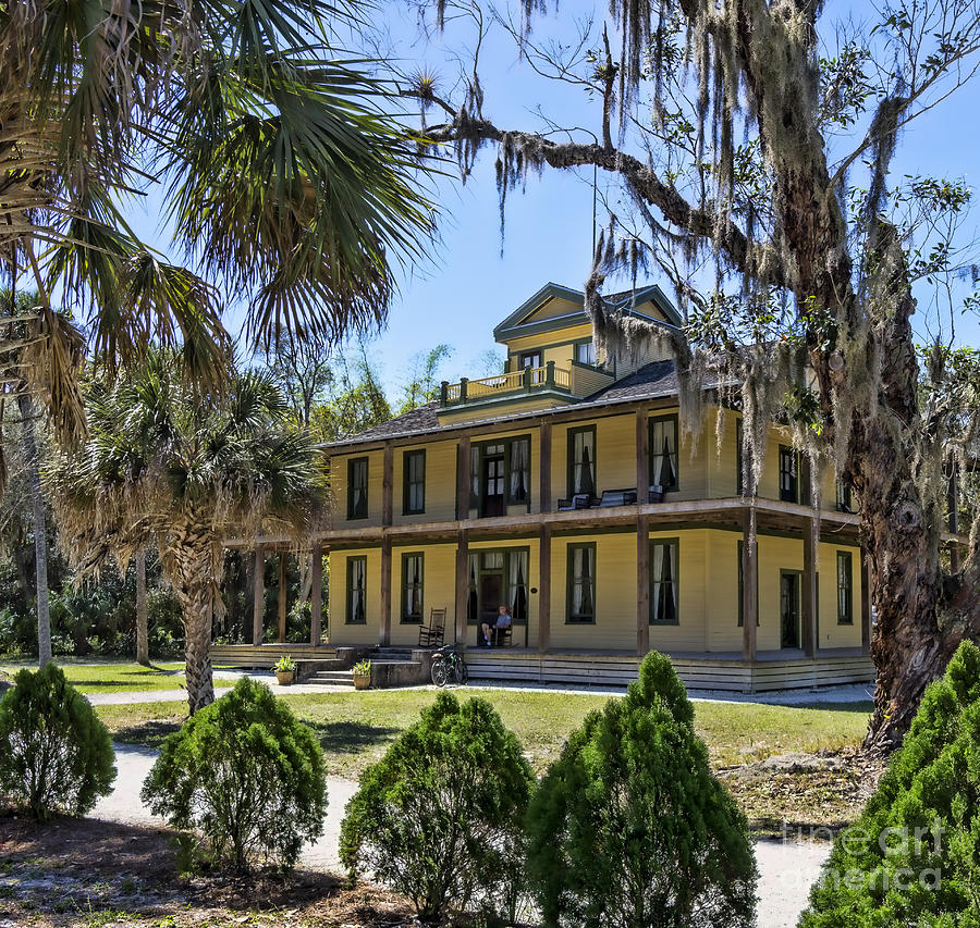 Planetary Court building at Koreshan Historic Site in Florida Photograph by William Kuta