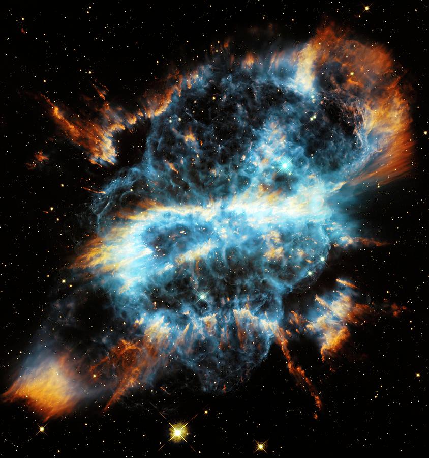 Planetary Nebula Ngc 5198 Photograph by Nasa/esa/hubble Heritage Team (stsci/aura)/science Photo Library