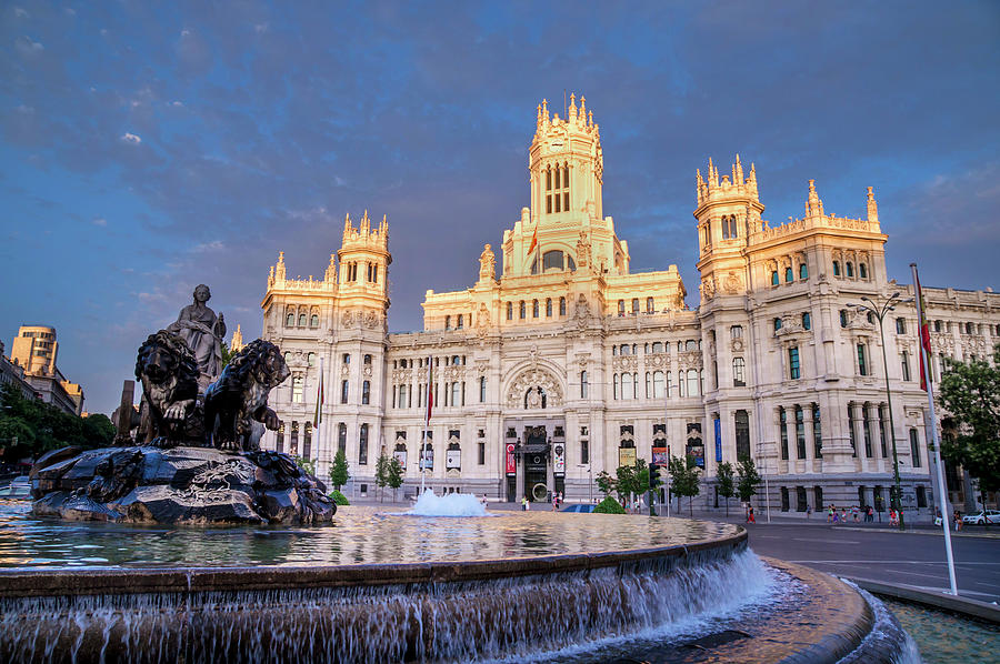 Plaza De Cibeles Palace  Madrid, Spain Photograph by Charles Bowman