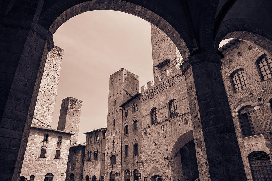 Plazza Duomo, San Gimignano Photograph by Aluma Images