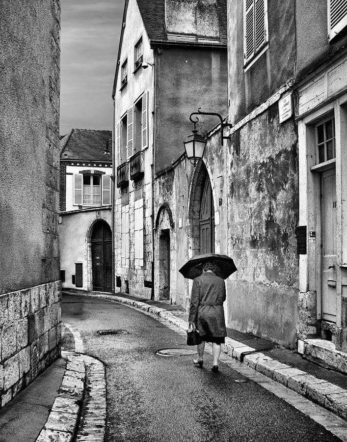 Pluie a Chartres #2 - Black and White Photograph by Nikolyn McDonald