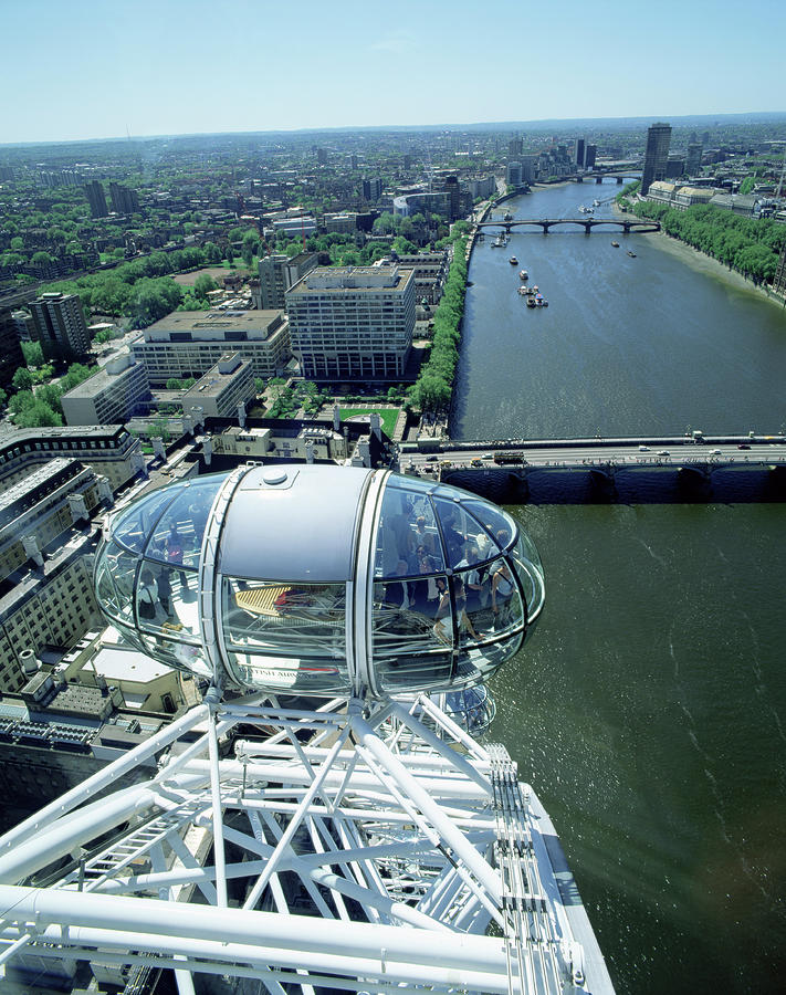 Pod Of The London Eye Photograph by Andy Williams/science Photo Library