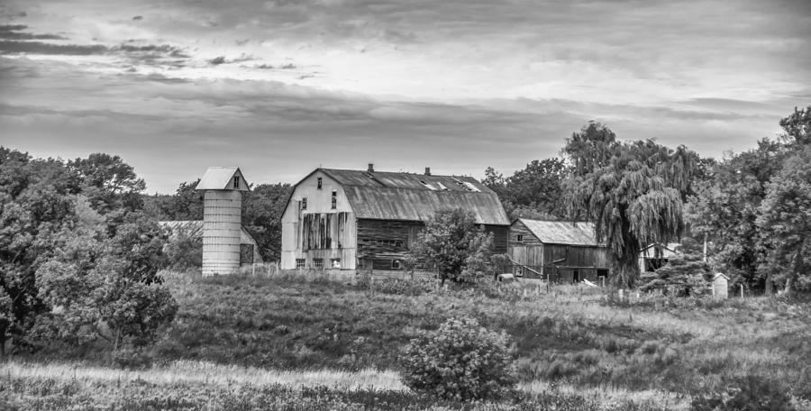 Barn Photograph - Pointy Top Silo   3D21759 by Guy Whiteley
