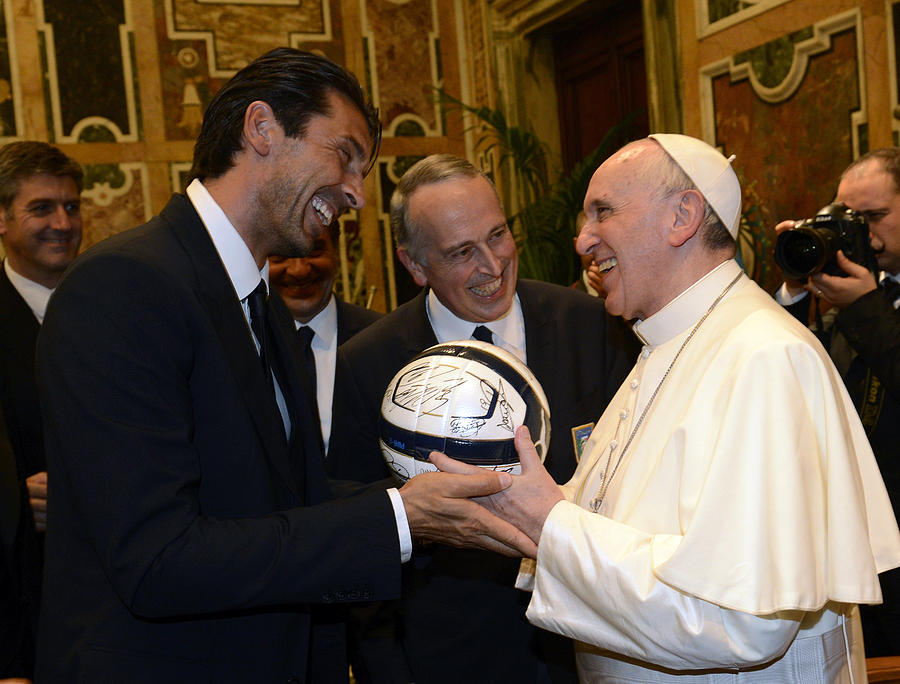 Pope Francis Meets Italy and Argentina Football Teams Photograph by Claudio Villa