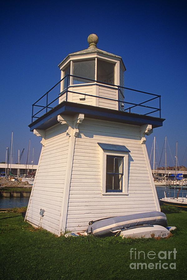 Port Clintom Lighthouse Photograph by John Harmon