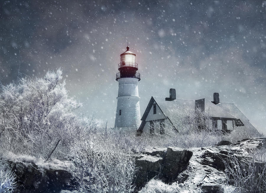 Portland Head Lighthouse Snowstorm - Cape Elizabeth Maine Photograph by Joann Vitali