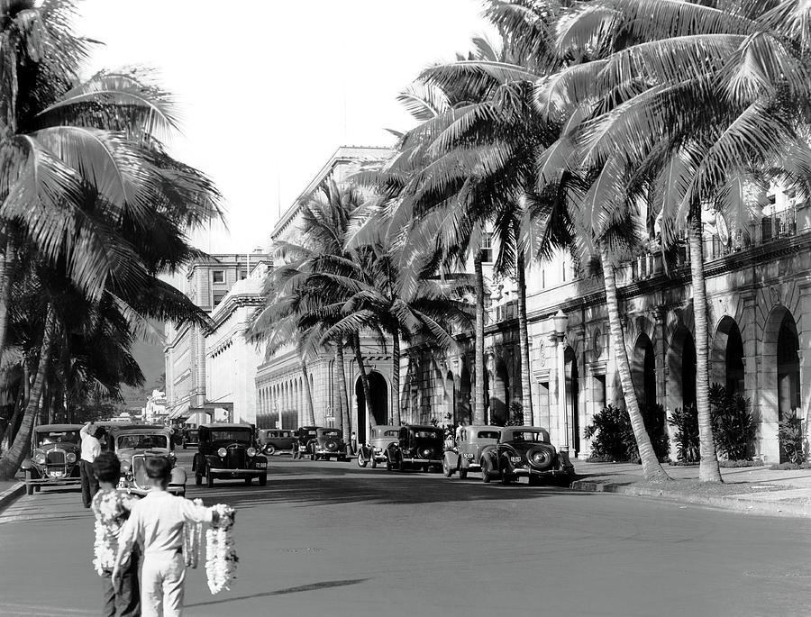 Post War Downtown Honolulu Photograph by Underwood Archives
