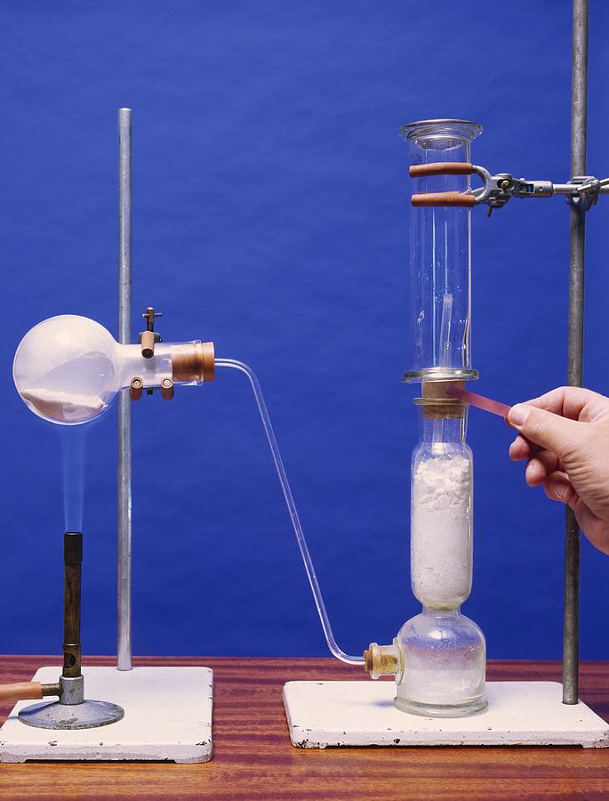Preparation Of Ammonia Photograph by Andrew Lambert Photography/science Photo Library