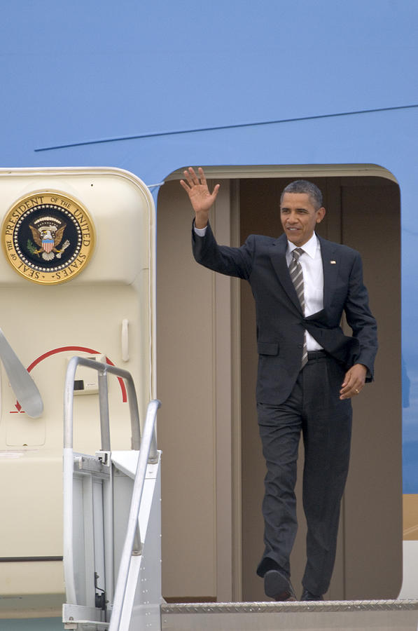 Barack Obama Photograph - President Barack Obama Disembarks From Air Force One by Scott Lenhart