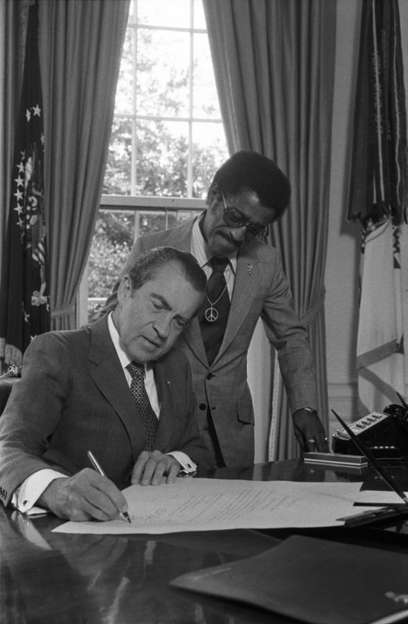 President Nixon And Sammy Davis. Nixon Photograph by Everett