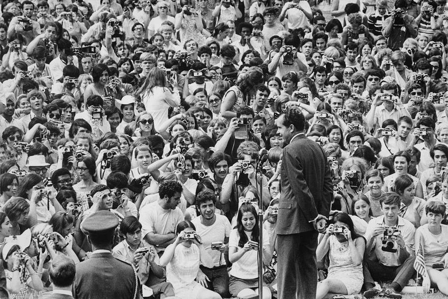 President Nixon Speaking To 2 000 Photograph by Everett