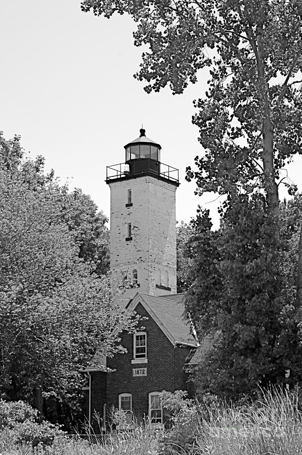 Lighthouse Photograph - Presque Isle Lighthouse by Jay Nodianos