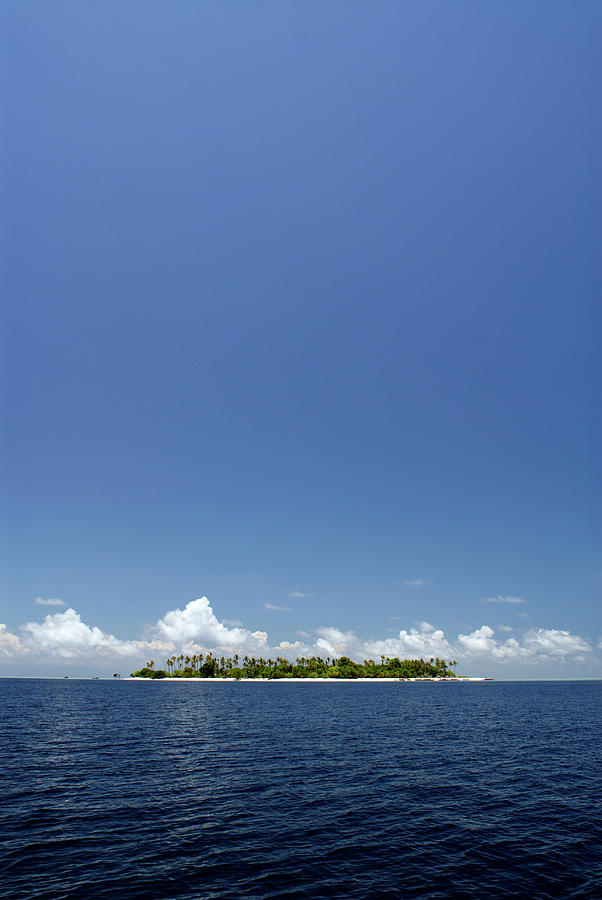 Pulau Mantabuan Photograph by Sinclair Stammers/science Photo Library