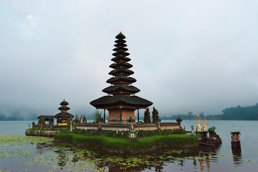 Pura Ulun Danu Bratan Water Temple Photograph By Keren Su