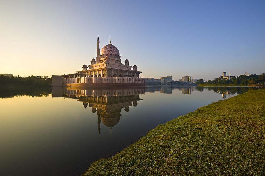 Putra Mosque Photograph by Ng Hock How