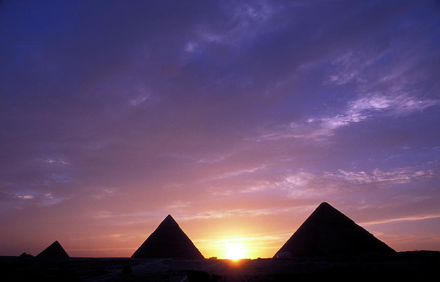 Pyramids At Giza Photograph by Science Photo Library Pyramids At Giza Photograph by Science Photo Library