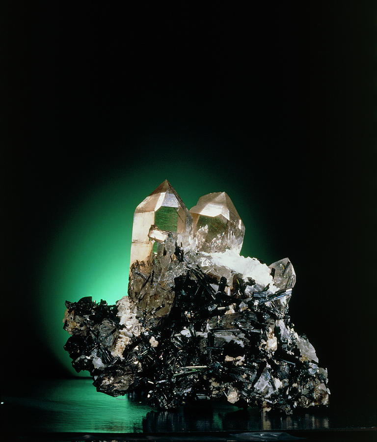 Quartz Photograph - Quartz And Green Tourmaline Crystals by Roberto De Gugliemo/science Photo Library