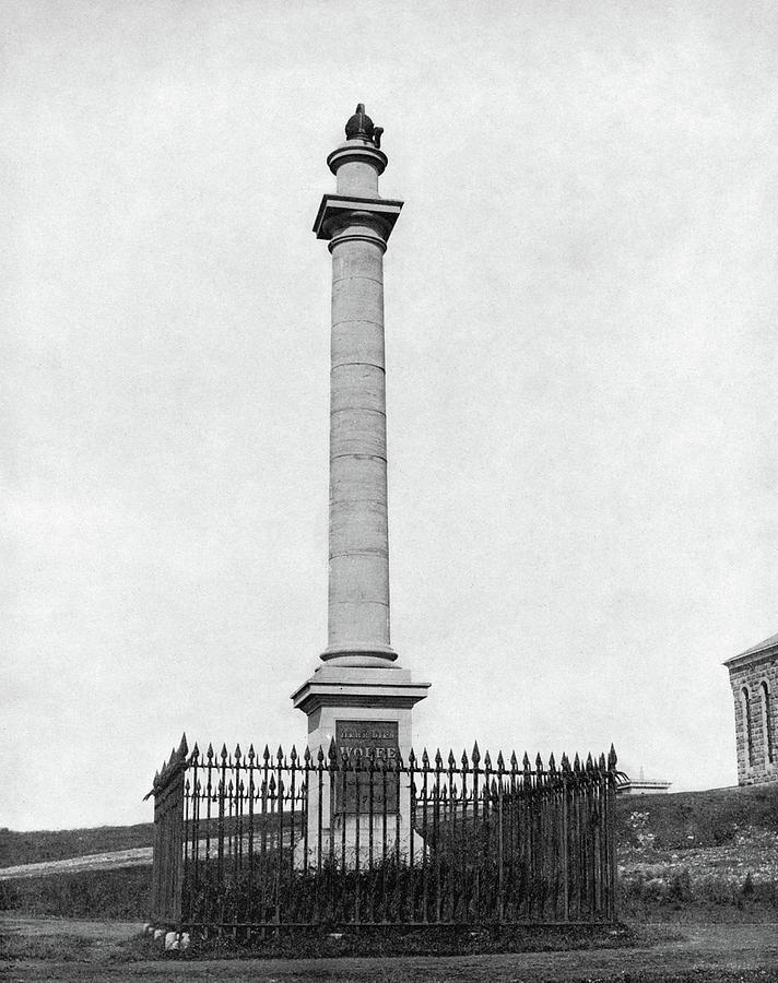 Quebec Wolfe Monument Photograph by Granger