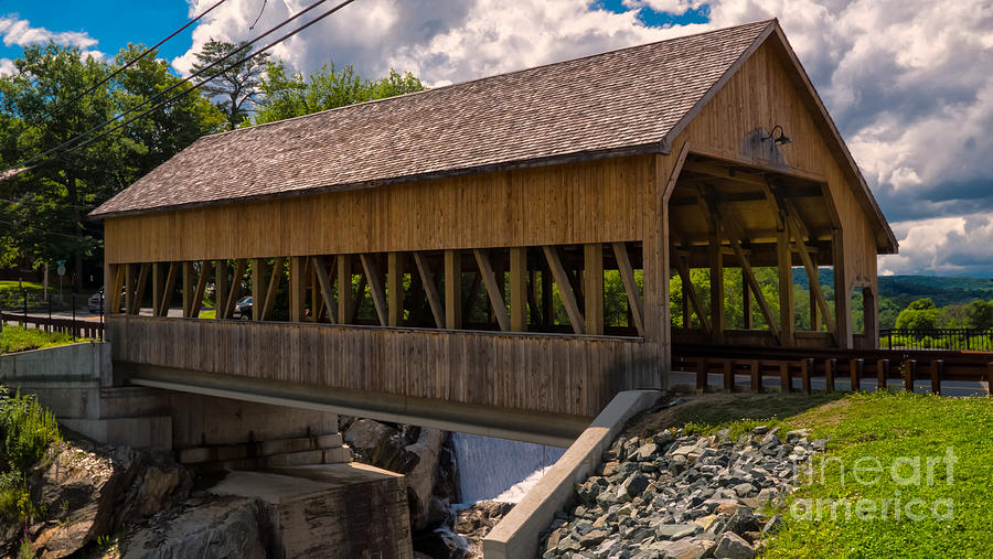 Quechee Vermont Photograph - Quechee Covered Bridge. by New England Photography