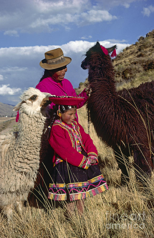 Quechua Grandmother And Granddaughter - Peru Photograph by Craig Lovell