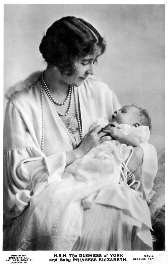 Queen Elizabeth II (1926-) Photograph by Granger - Pixels